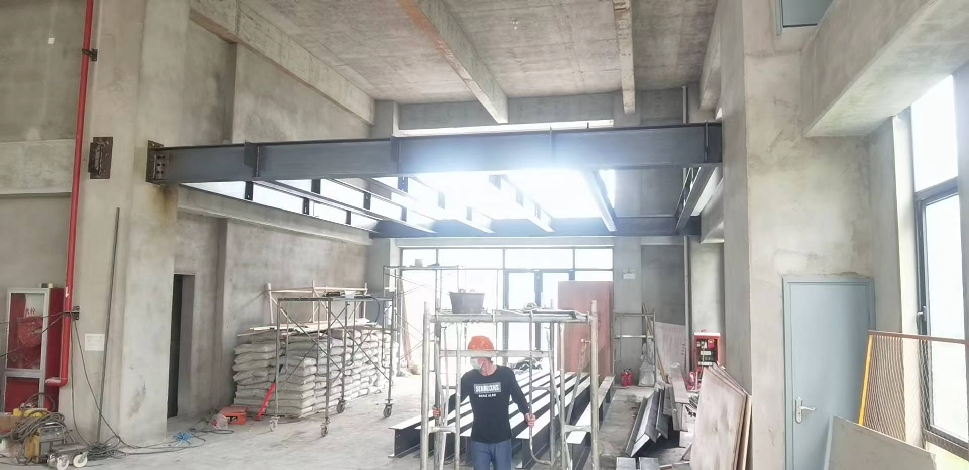 上海廠房鋼結構隔層搭建施工圖片